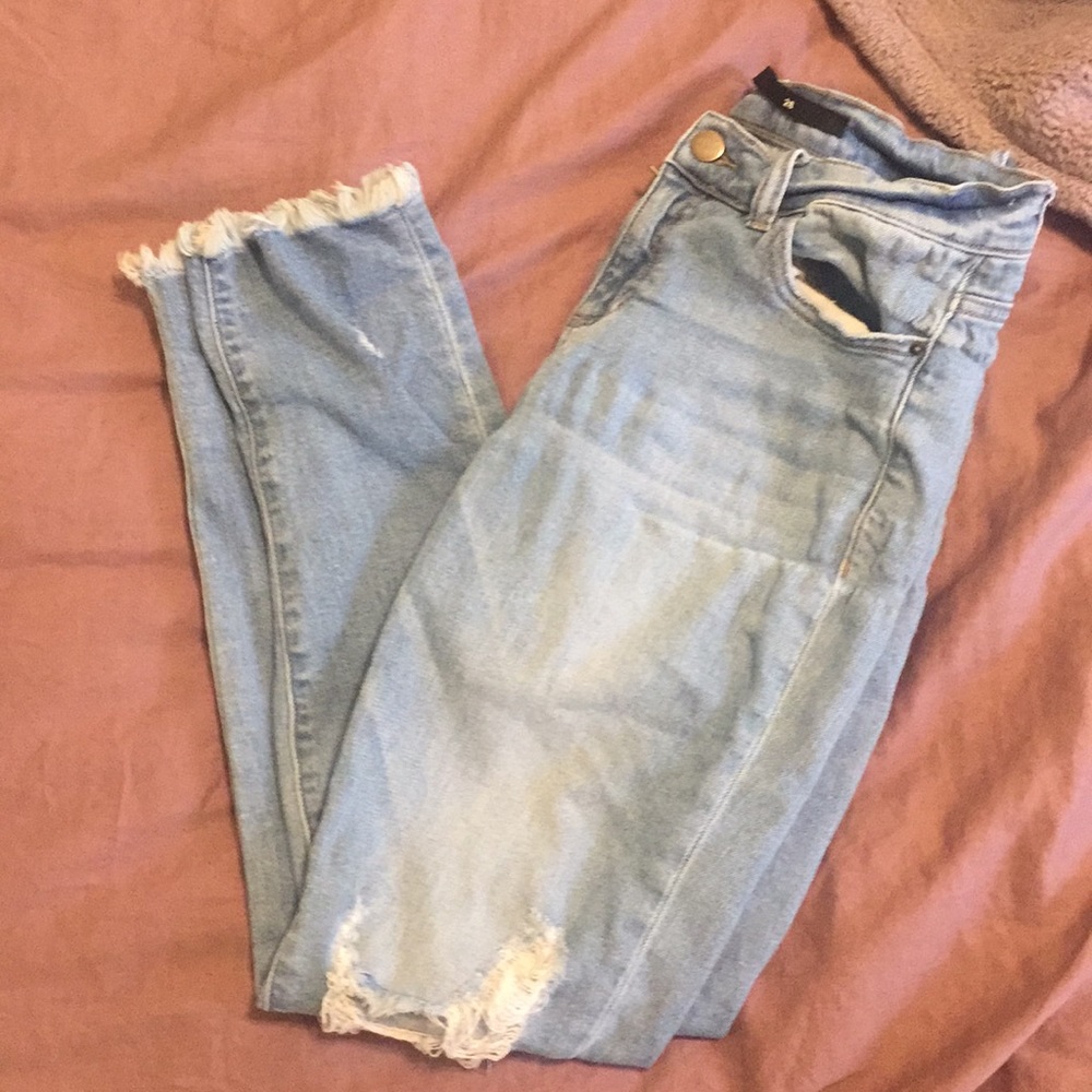 Distressed boyfriend jeans